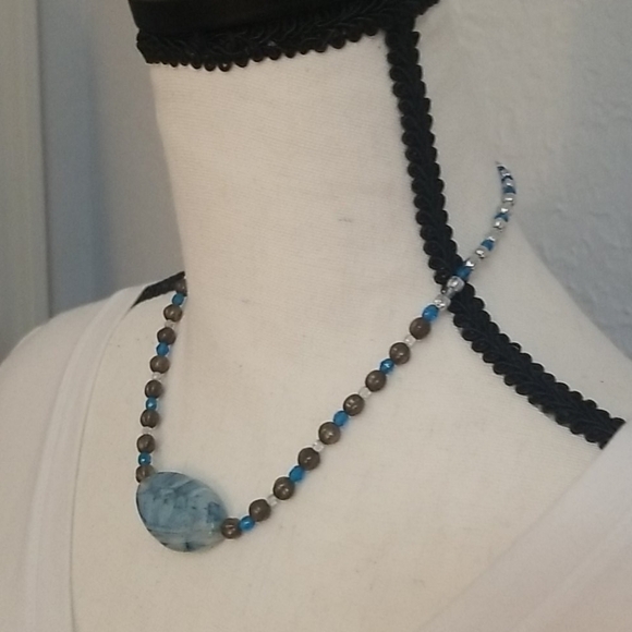 π
ΊHANDMADE Czech Glass Agate Focal Beaded Collar Necklace - Picture 4 of 6